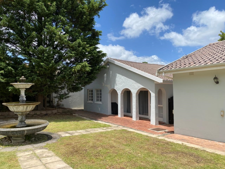 To Let 5 Bedroom Property for Rent in Constantia Western Cape